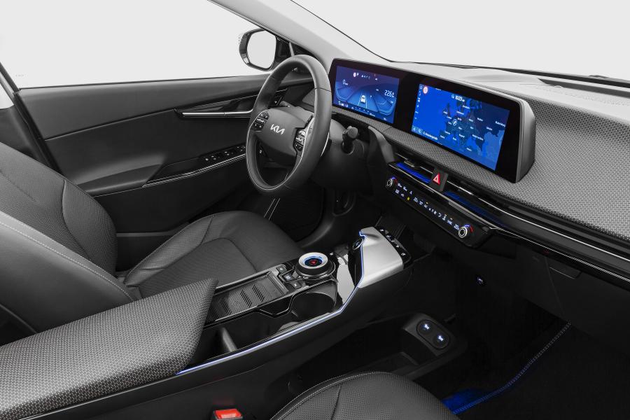 Интерьер Kia EV6 2021 года  (WW) (фото 12 из 16)